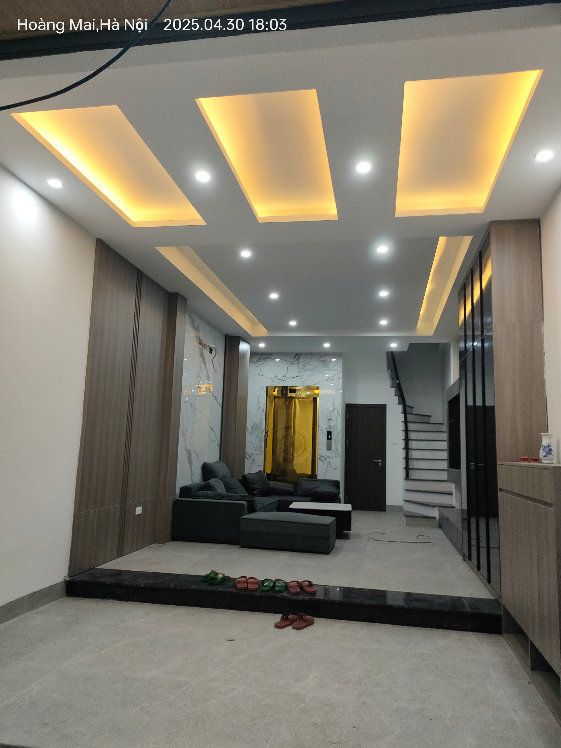 Cho thuê gấp giá rẻ căn hộ mặt phố Yên Phụ 120m, tầng 7, mặt tiền 6m, 20 tr/th Tây Hồ. 4