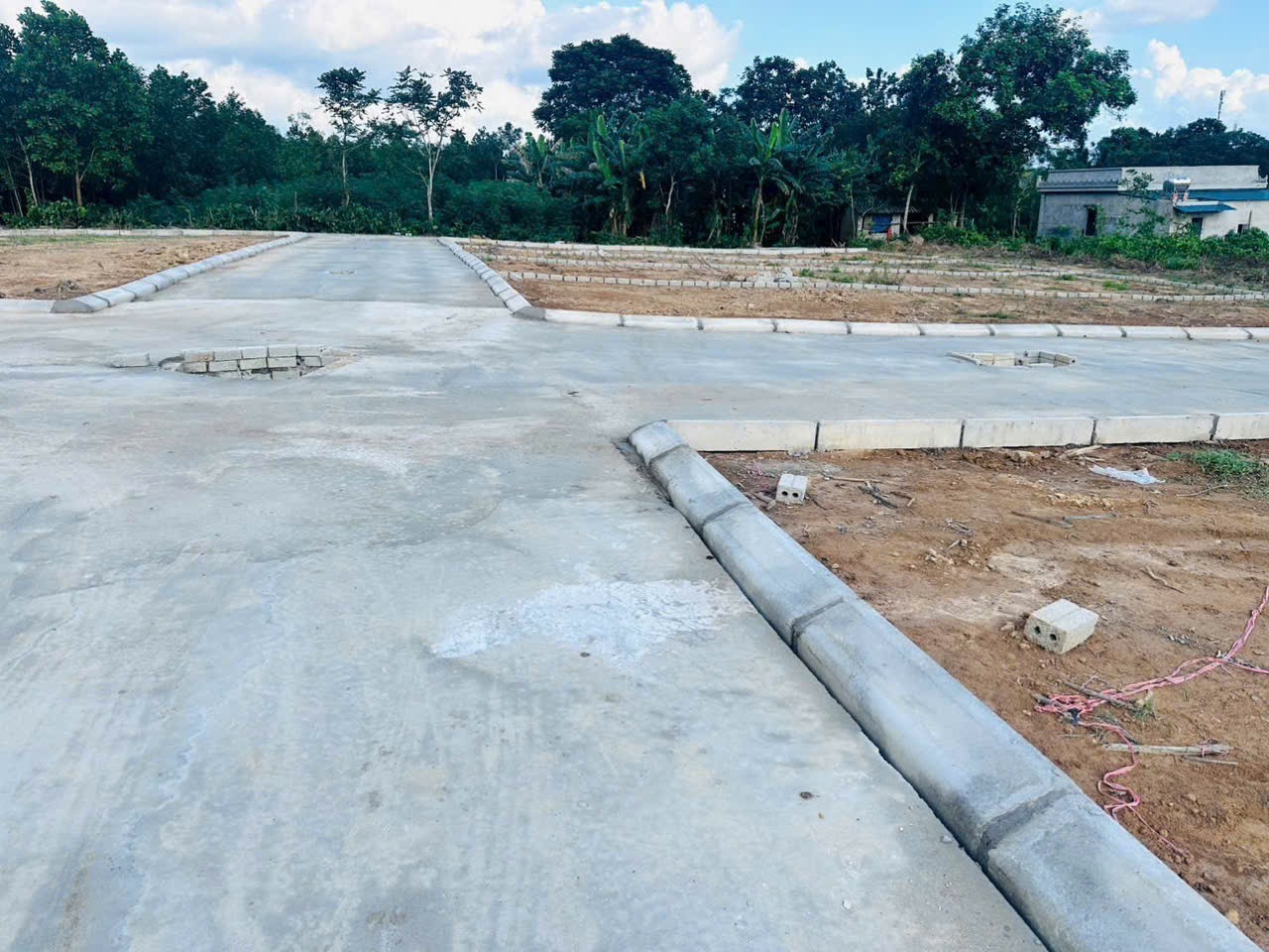 Chỉ nhỉnh 200 triệu có ngay lô đất thổ cư view hồ Sinh Thái Thành Vinh. 2