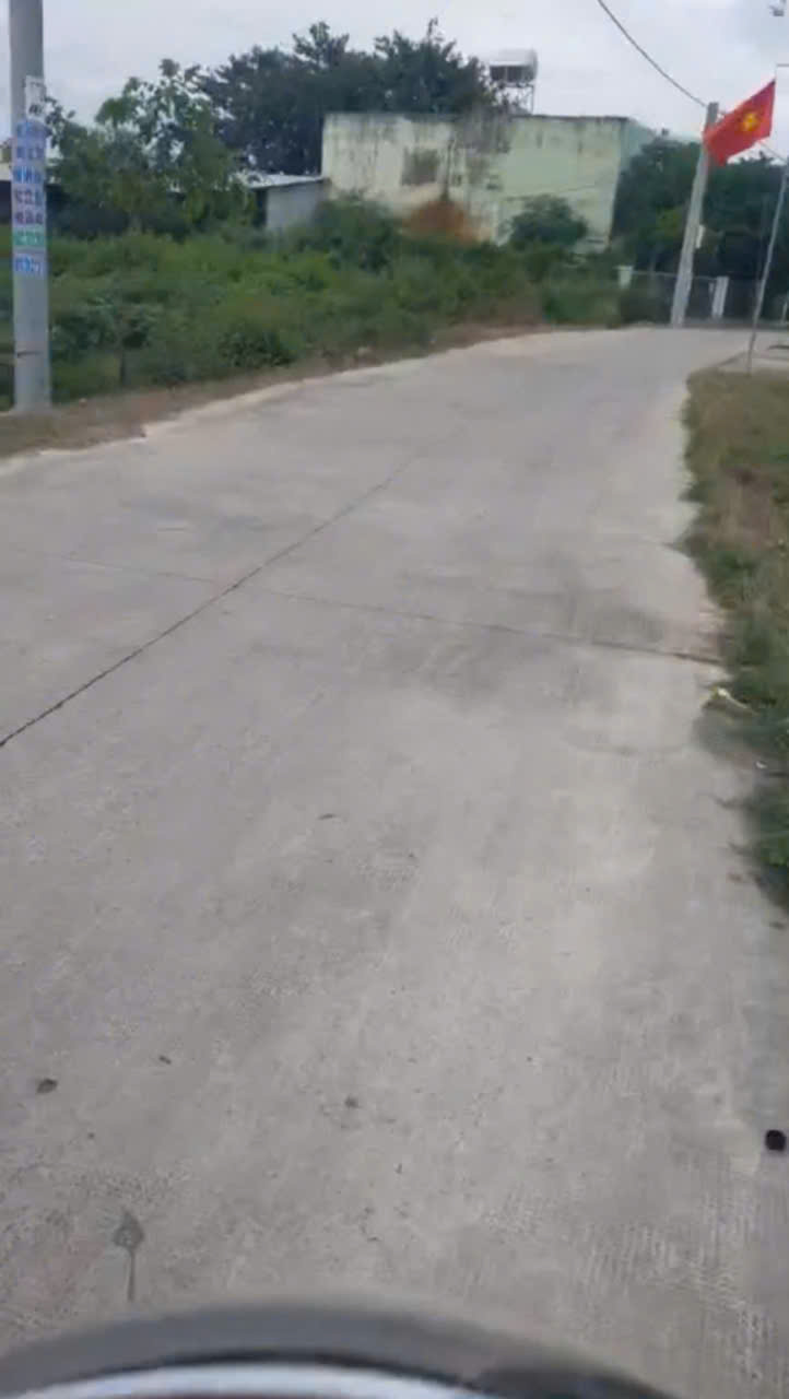 Bán đất thổ cư đường beton 6m Đức Hòa Thượng dt 1260m2 ( 286m2 thổ) giá 6 tỷ