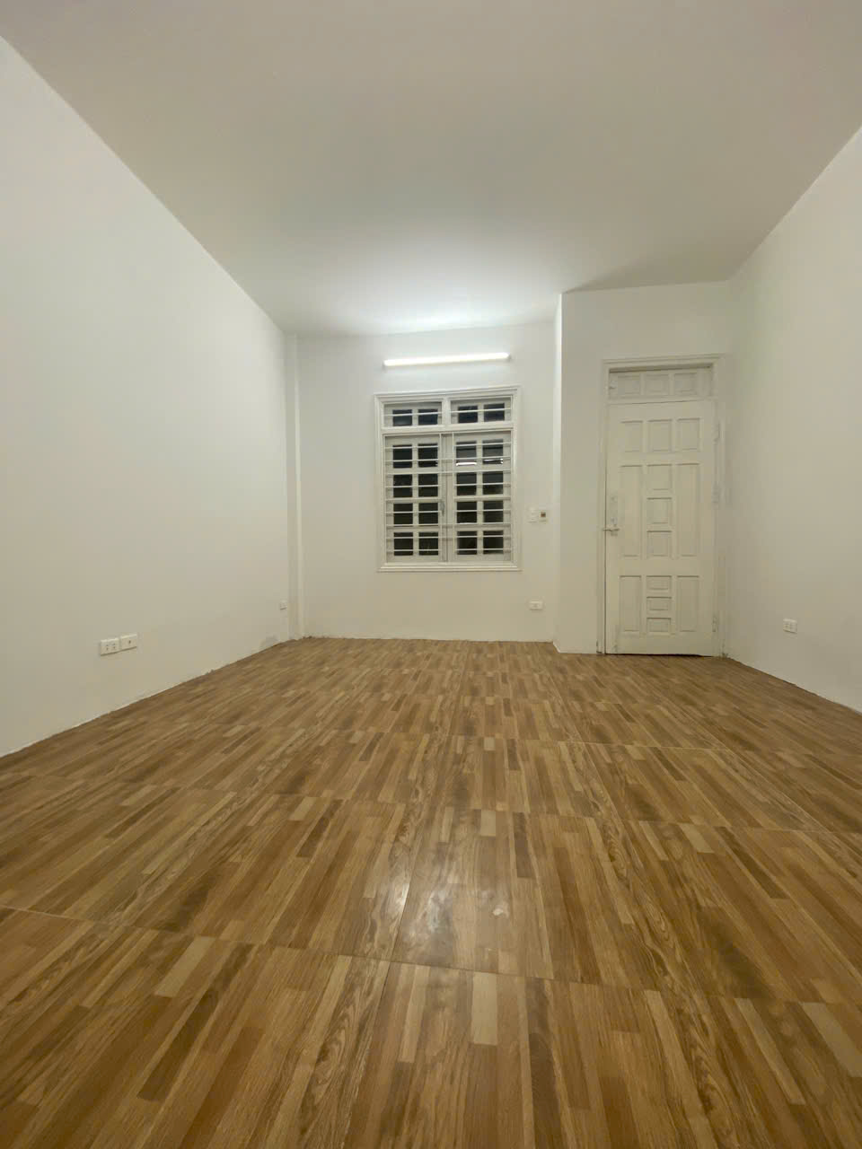 NHÀ NGỌC THỤY 30M² – 3 TẦNG – Ô TÔ QUA CỔNG, NHÀ MỚI Ở NGAY 3