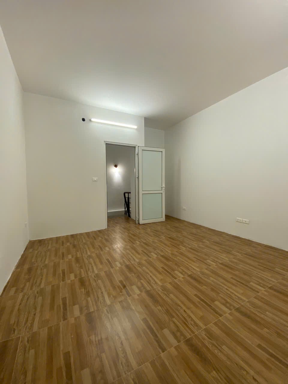 NHÀ NGỌC THỤY 30M² – 3 TẦNG – Ô TÔ QUA CỔNG – Ở NGAY 4