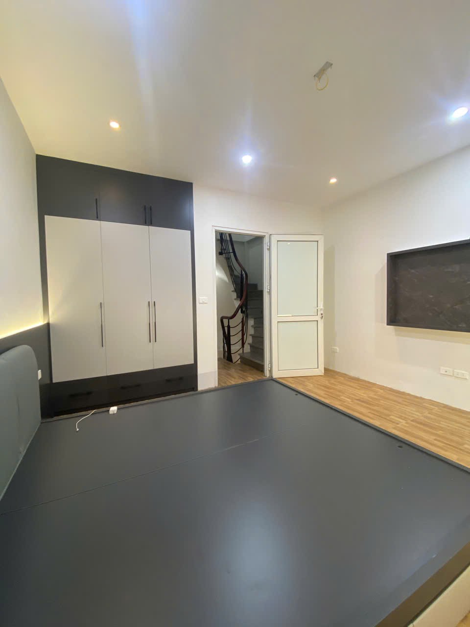 NHÀ NGỌC THỤY 30M² – 3 TẦNG – Ô TÔ QUA CỔNG – Ở NGAY 2