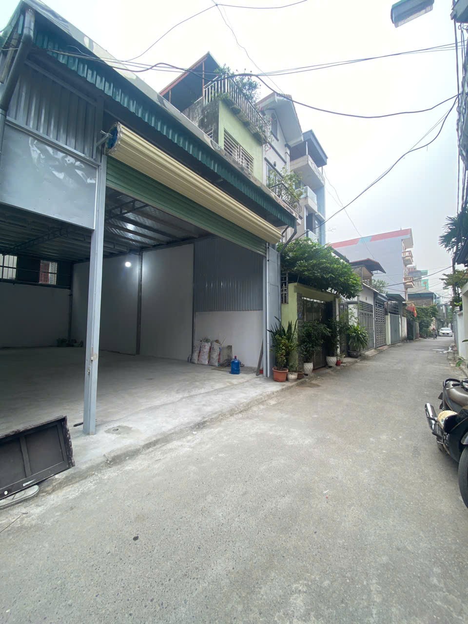CHO THUÊ KHO LONG BIÊN – 120M² – XE TẢI VÀO TẬN NƠI - GIÁ THUÊ HỢP LÝ NHẤT VBB 2