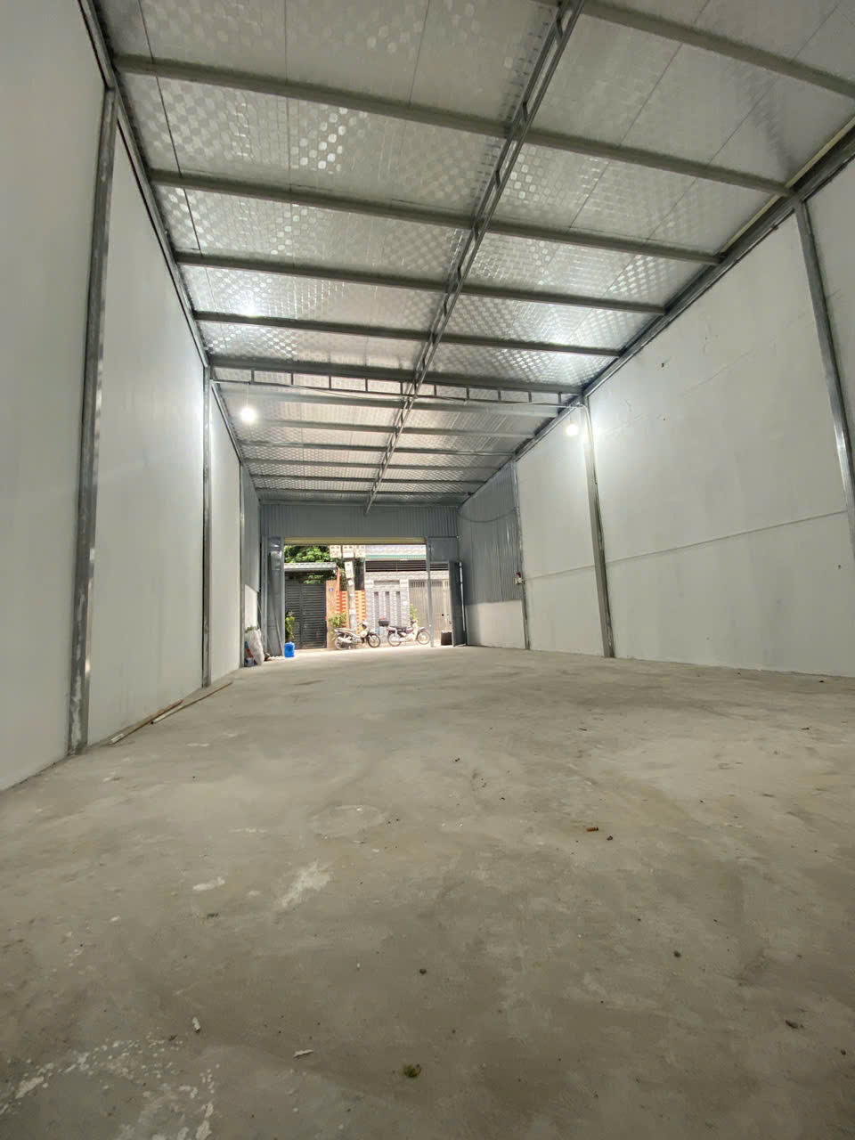 CHO THUÊ KHO LONG BIÊN – 120M² – XE TẢI VÀO TẬN NƠI - GIÁ THUÊ HỢP LÝ NHẤT VBB 5