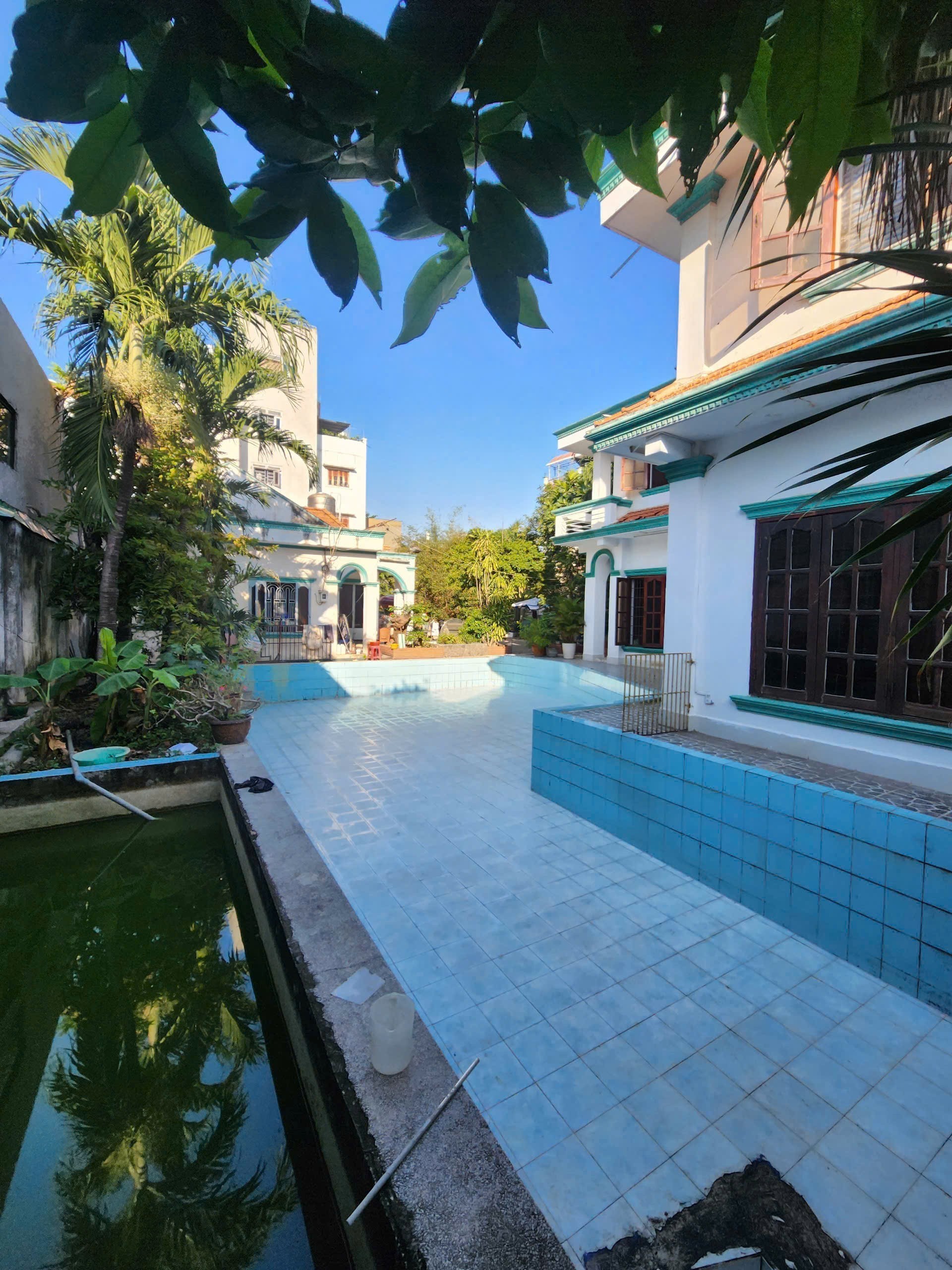 SIÊU BIỆT THỰ + QUỸ ĐẤT 1.090M² – GIẢM SỐC 20 TỶ – NGAY NGUYỄN VĂN QUÁ