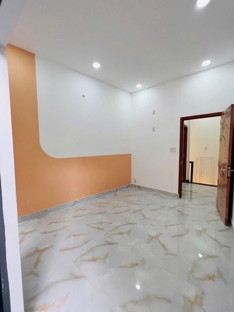 BÁN NHÀ Đ. ĐOÀN VĂN BƠ NGANG NỞ HẬU TÀI LỘC 5.5M- LƯU THÔNG TÔN ĐẢN- VĨNH KHÁNH- HOÀNG DIỆU- GÂN 3