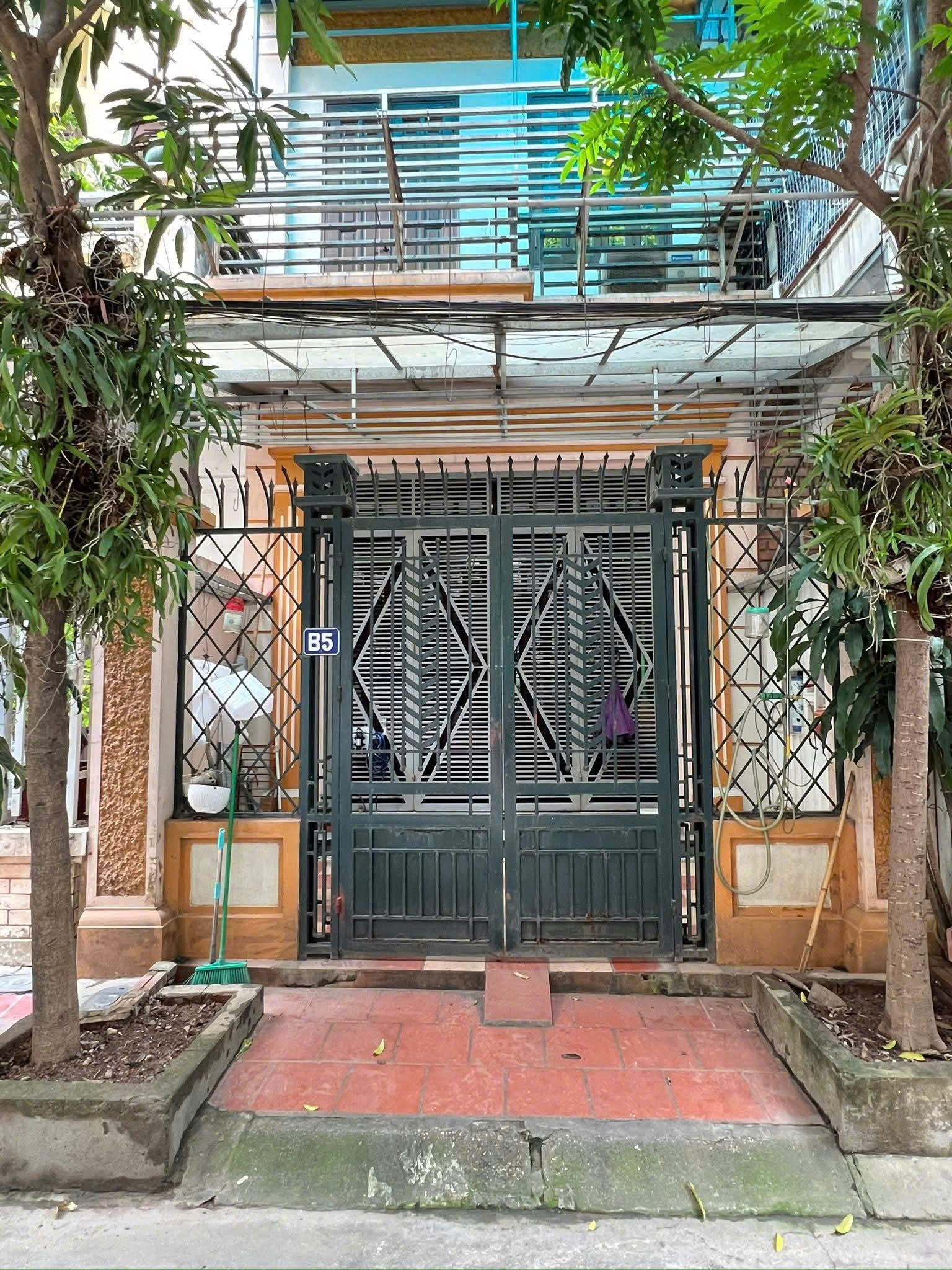 CHO THUÊ NGUYÊN CĂN KHƯƠNG TRUNG, Ô TÔ ĐỖ CỬA, ĐỦ ĐỒ CƠ BẢN, 42M 3T 12TR 0903258273 3