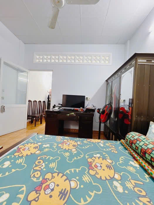 BÁN NHÀ Đ.NGUYỄN THẦN HIỄN- CÁCH VÀI BƯỚC CHÂN RA MẶT TIỀN- 81.5M2 CHỈ 7.45T- GIAO THƯƠNG  TÔN 5