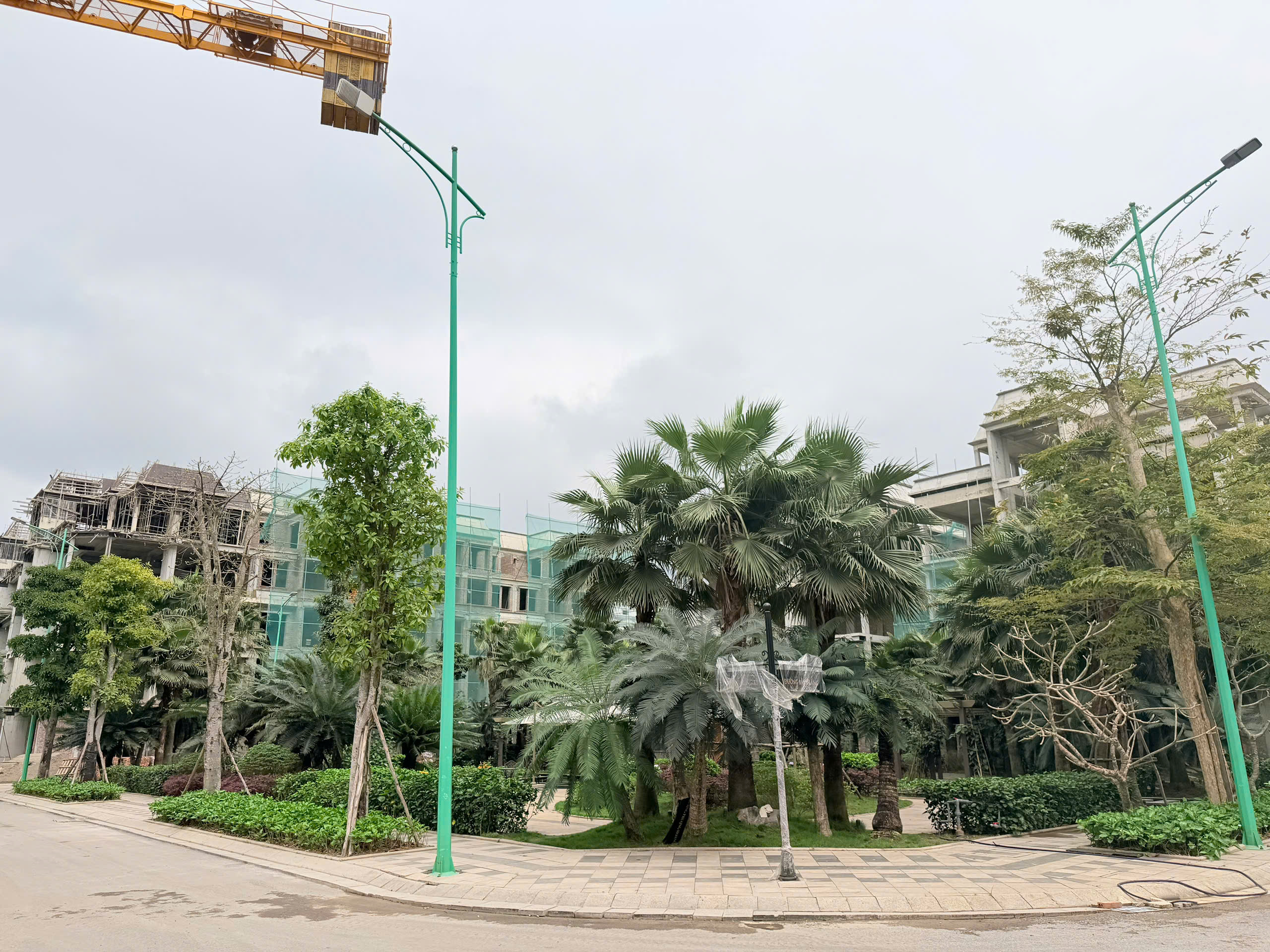 BÁN SIÊU PHẨM LIỀN KỀ  GREEN LITTLE TOWN 100M 5 TẦNG NHỈNH 17 TỶ 3