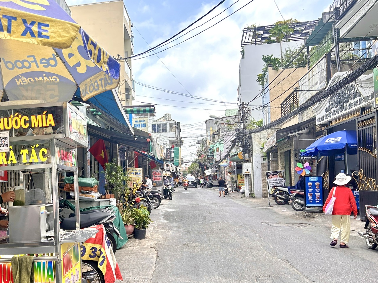 NHÀ NGON- CHỈ 10M RA MẶT TIỀN XÓM CHIẾU- NGANG SIÊU LỚN 12.3M2- SẴN DÒNG TIỀN 11 TRIỆU/ THÁNG- 4