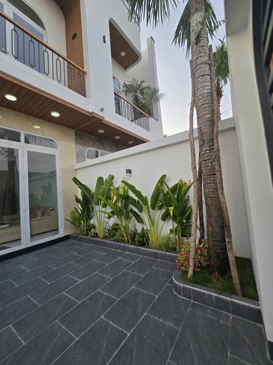 Bán 2 nhà mới xây Phước Vân dt 115m2 , 1 lầu,4pn,3wc hướng Đông Bắc giá 2,75 tỷ / căn 4