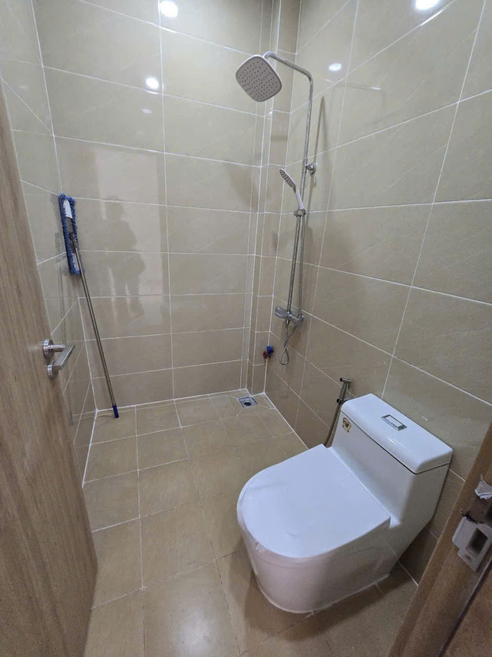 Bán 2 nhà mới xây Phước Vân dt 115m2 , 1 lầu,4pn,3wc hướng Đông Bắc giá 2,75 tỷ / căn 9