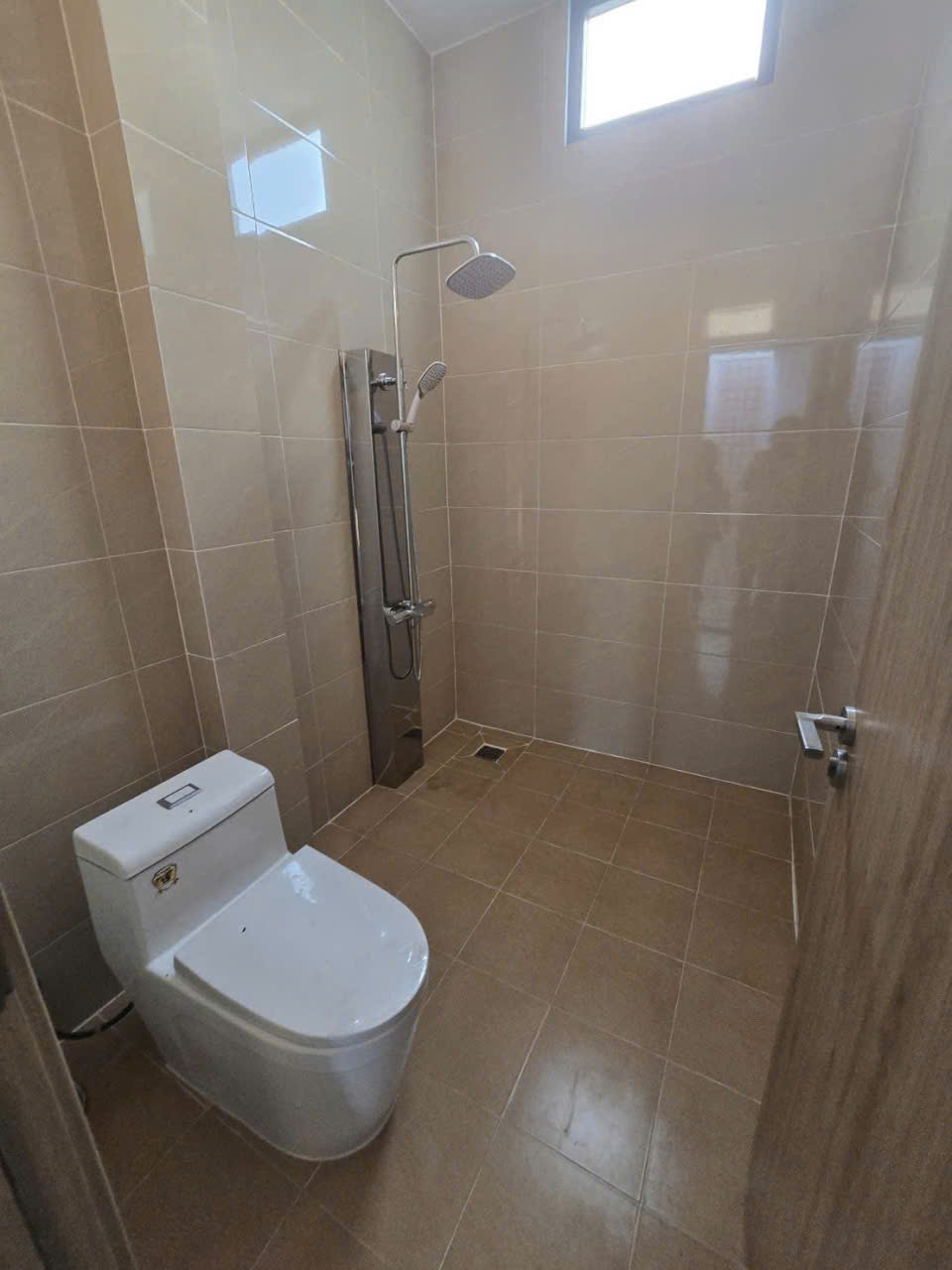 Bán 2 nhà mới xây Phước Vân dt 115m2 , 1 lầu,4pn,3wc hướng Đông Bắc giá 2,75 tỷ / căn 18