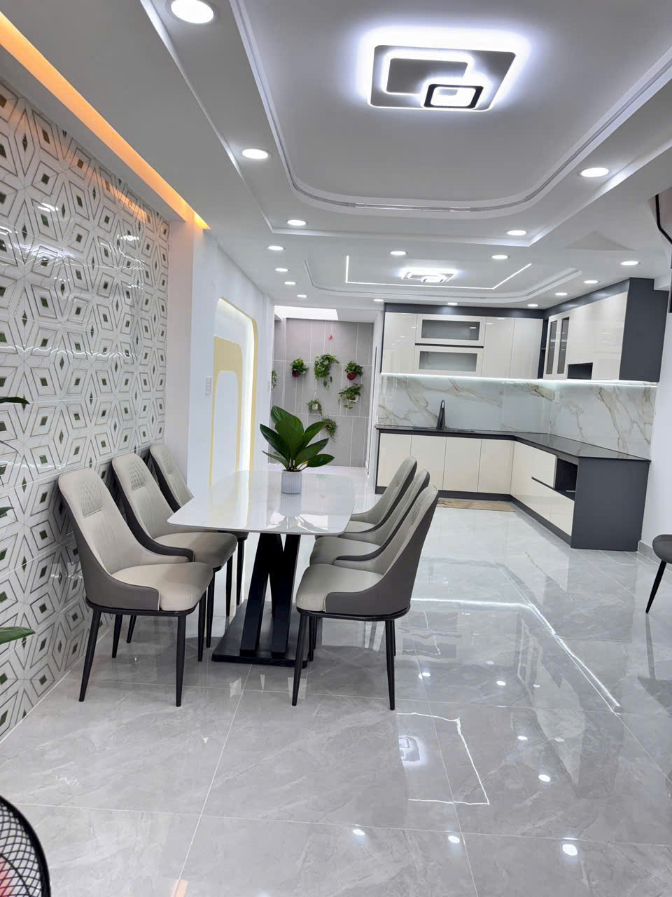 Bán nhà mới xây 832/....Chiến Lược, Bình Trị Đông dt 72m2 ,2 lầu, 5pn,4wc giá 6,85 tỷ 6