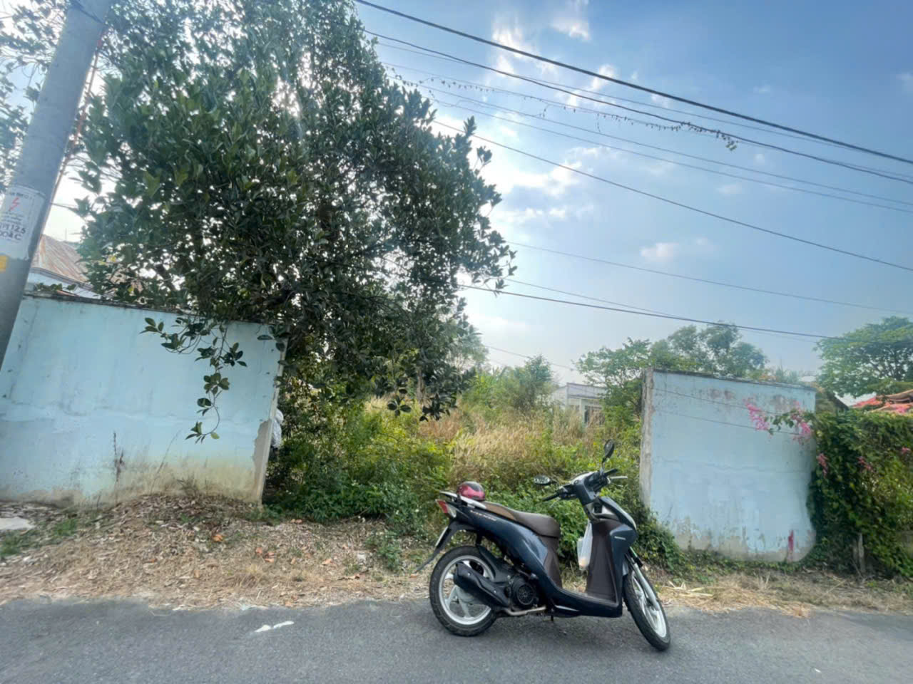 Bán đất mặt tiền đường nhựa xã Tân Phú Trung , dt 500m2 ( 140m2 thổ ) giá 5 tỷ 2