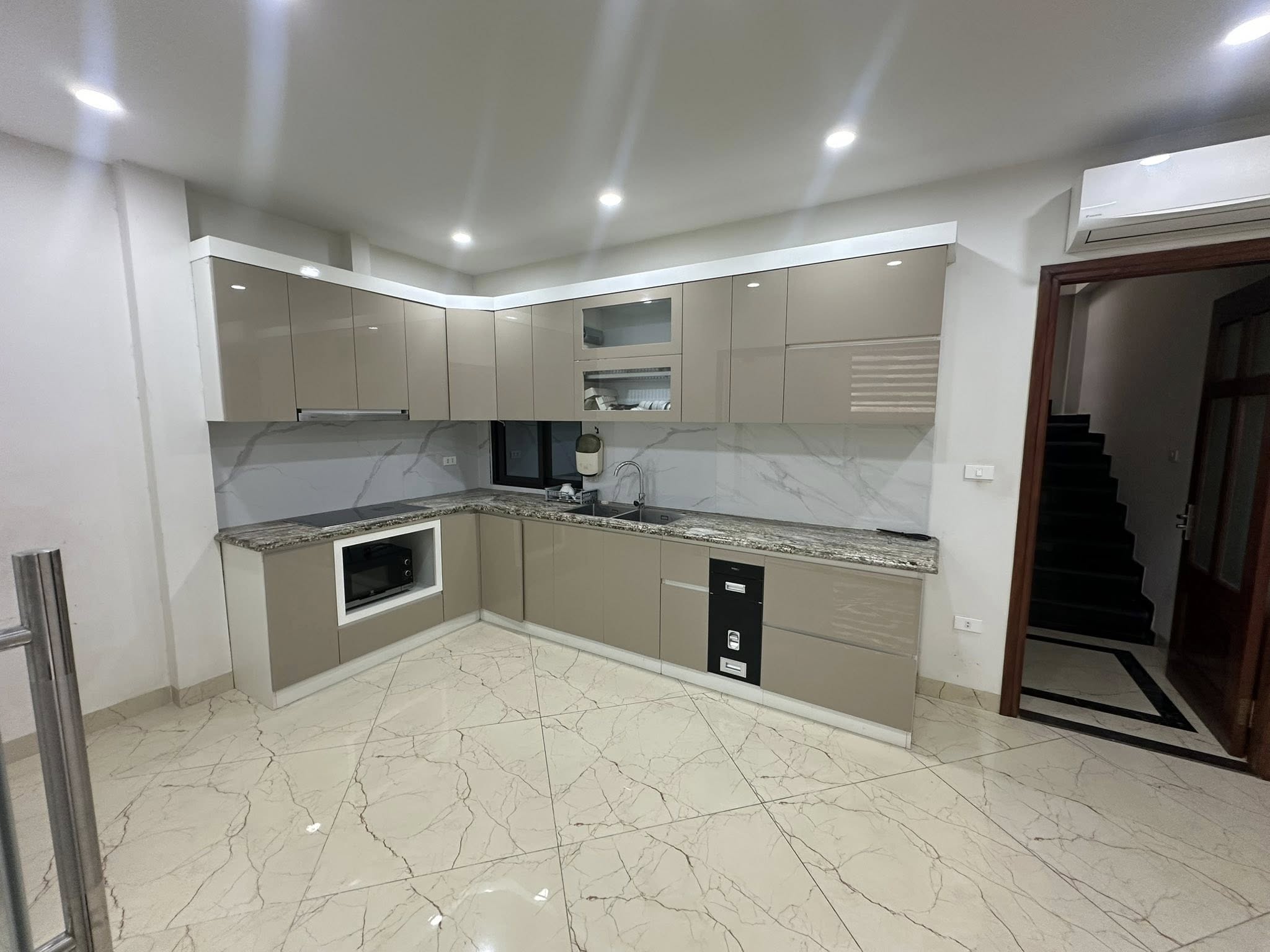 BÁN NHÀ ĐỖ QUANG, DT62M 6T THANG MÁY, VỈA HÈ, OTO TRÁNH, KINH DOANH, VP, HƠN 30 TỶ 4