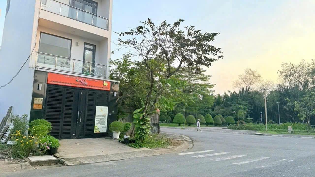 GIẢM THÊM 1.6 TỶ, NHÀ PHỐ VIEW SÔNG PHẠM HỮU LẦU, CHỈ CÒN 12.5 TỶ 2