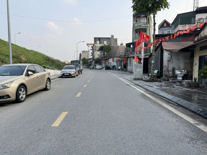 Bán đất Phúc Lợi 60m2: mặt tiền rộng 4,5m - 3 ô tô tránh - mặt đường Đê Vàng kinh doanh 2