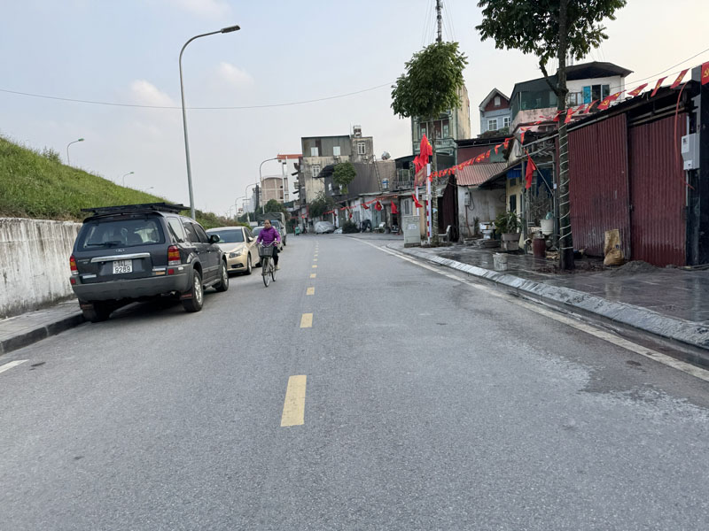 Bán đất Phúc Lợi 60m2: mặt tiền rộng 4,5m - 3 ô tô tránh - mặt đường Đê Vàng kinh doanh 3