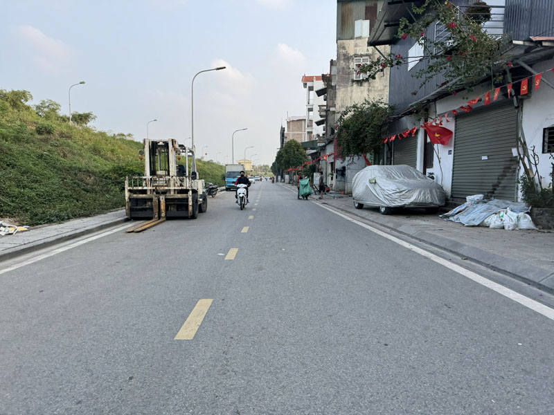 Bán đất Phúc Lợi 60m2: mặt tiền rộng 4,5m - 3 ô tô tránh - mặt đường Đê Vàng kinh doanh 6