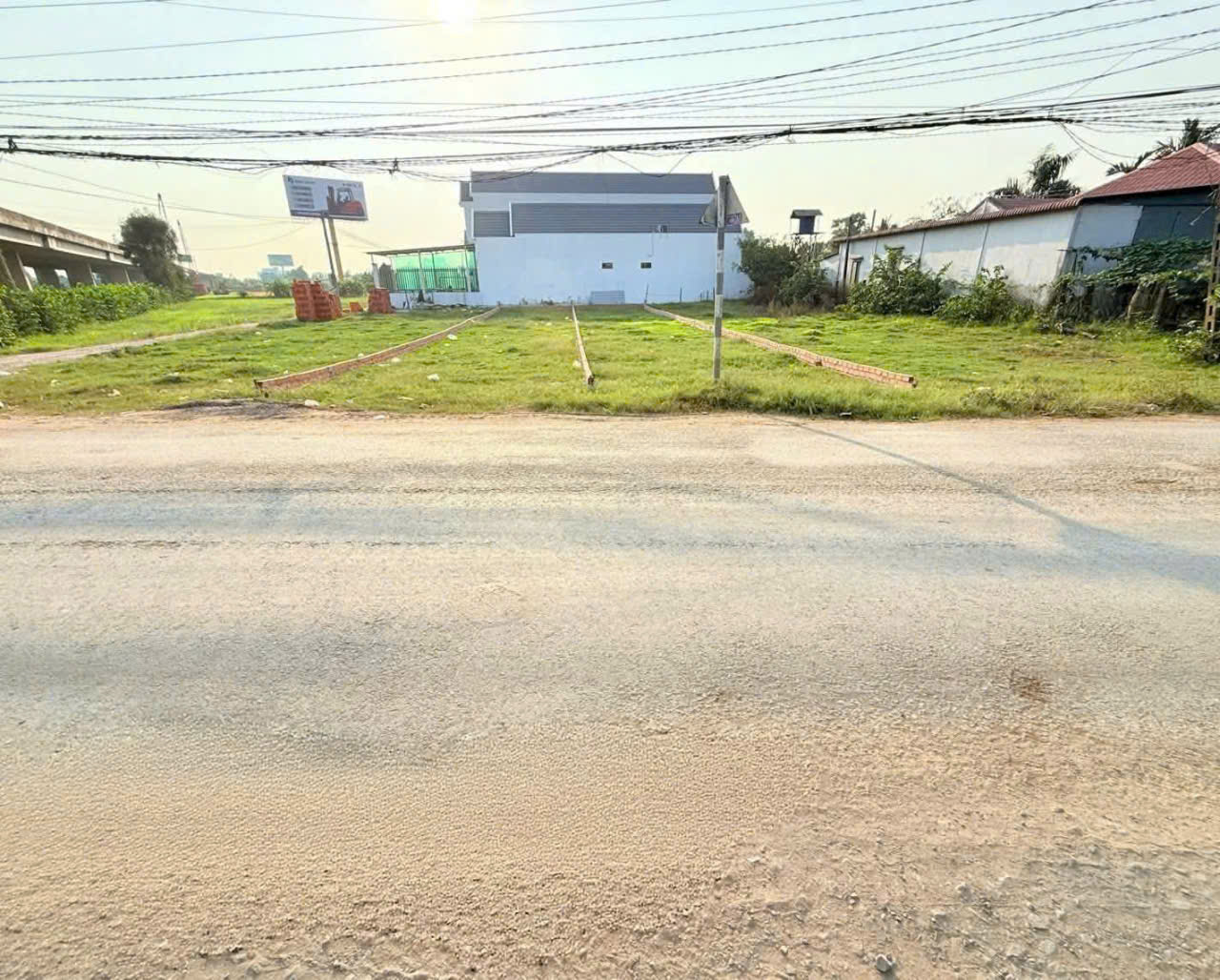 Bán 2 nền thổ cư mt đường Nguyễn Văn Nhâm, xã Thanh Phú dt 150m2 giá 3,5 tỷ / nền 3