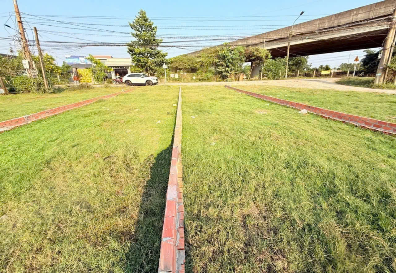 Bán 2 nền thổ cư mt đường Nguyễn Văn Nhâm, xã Thanh Phú dt 150m2 giá 3,5 tỷ / nền 4