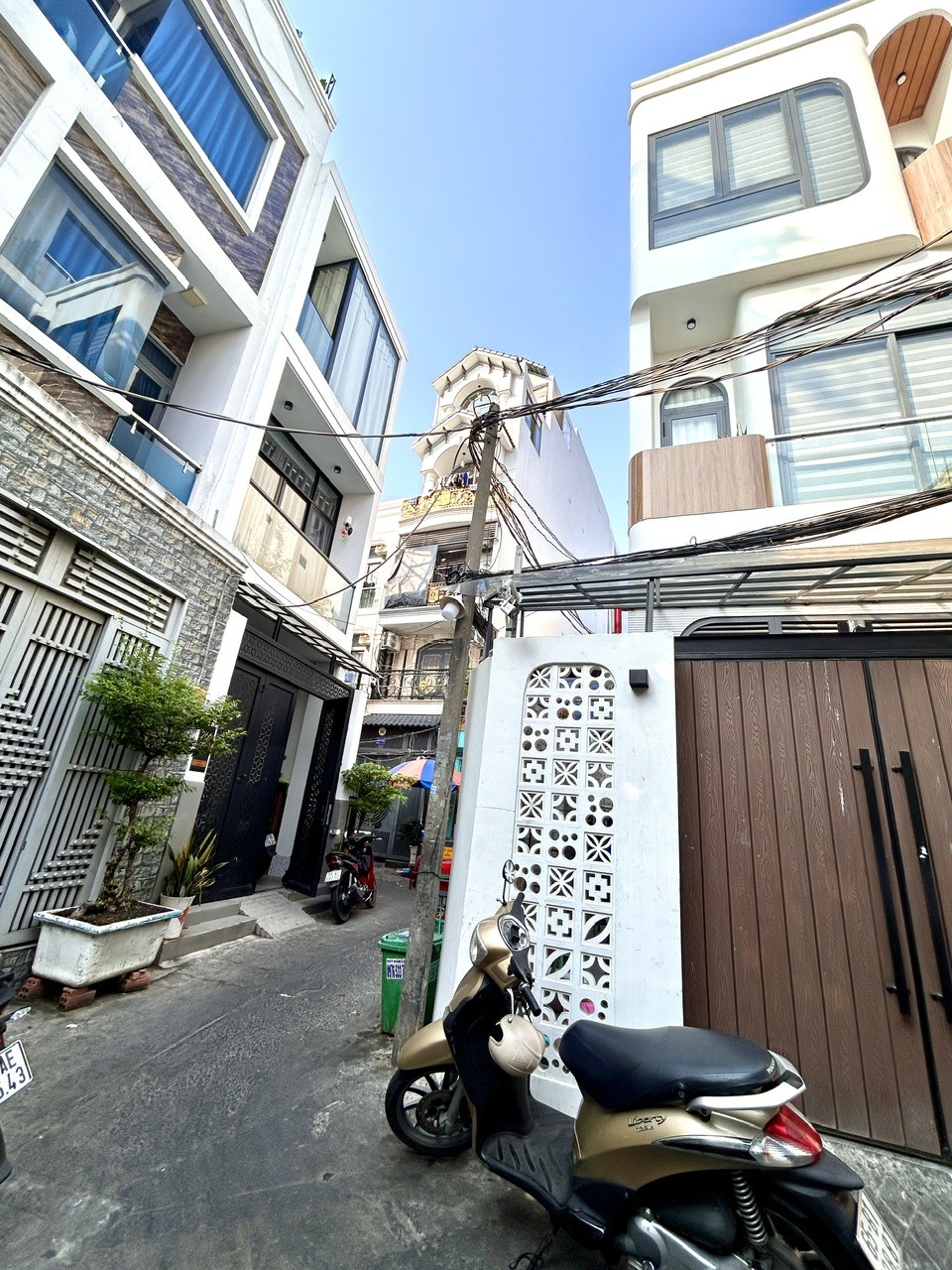 BÁN NHÀ Đ.TÔN ĐẢN 4 TẦNG VÀO Ở NGAY- NGANG ĐẸP 4.2M- CHỈ 5.2T- LƯU THÔNG Đ.SỐ- KHÁNH HỘI- HOÀNG