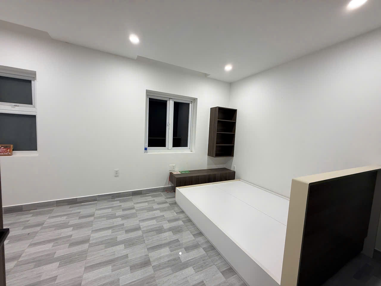Cho thuê Nhà mặt tiền Quận 9, Hồ Chí Minh, Diện tích 75m², Giá Thương lượng