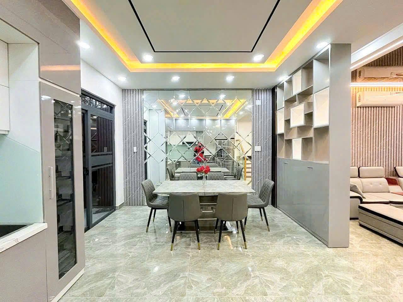 GIẢM THÊM 400 TRIỆU, NHÀ PHỐ LUNG LINH, 4 TẦNG, HẺM XE HƠI HUỲNH TẤN PHÁT, CÒN 8.1 TỶ 3