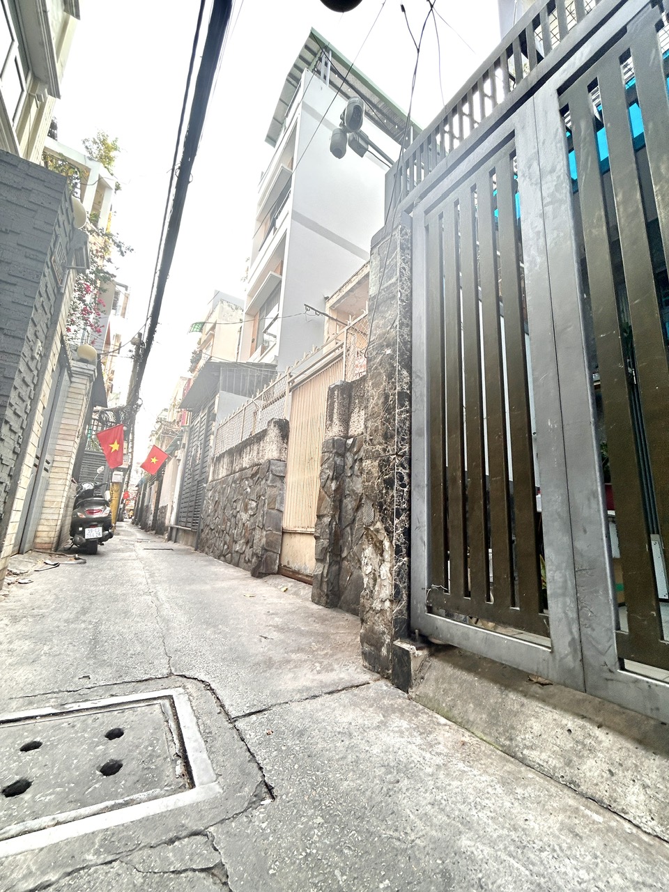 BÁN NHÀ NGON GẦN MẶT TIỀN XE HƠI Đ.TÔN ĐẢN- DT 74M2 CHỈ 6.5T- NGANG LỚN 5.7M2- KẾ BÊN CHỢ 200 Đ. 4