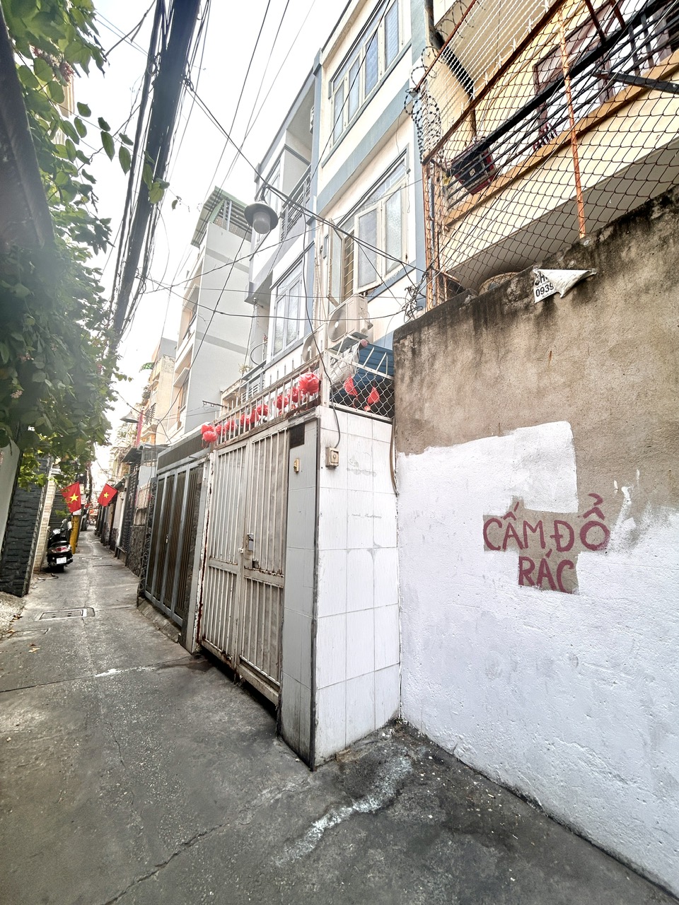 BÁN NHÀ NGON GẦN MẶT TIỀN XE HƠI Đ.TÔN ĐẢN- DT 74M2 CHỈ 6.5T- NGANG LỚN 5.7M2- KẾ BÊN CHỢ 200 Đ. 5