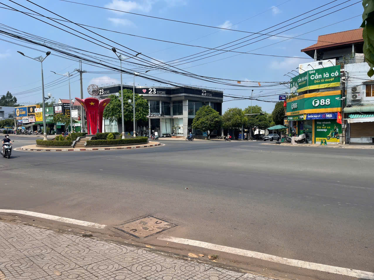 MỘT BƯỚC ĐẾN PHỐ THỊ - VÀI PHÚT CHẠM THIÊN NHIÊN 2