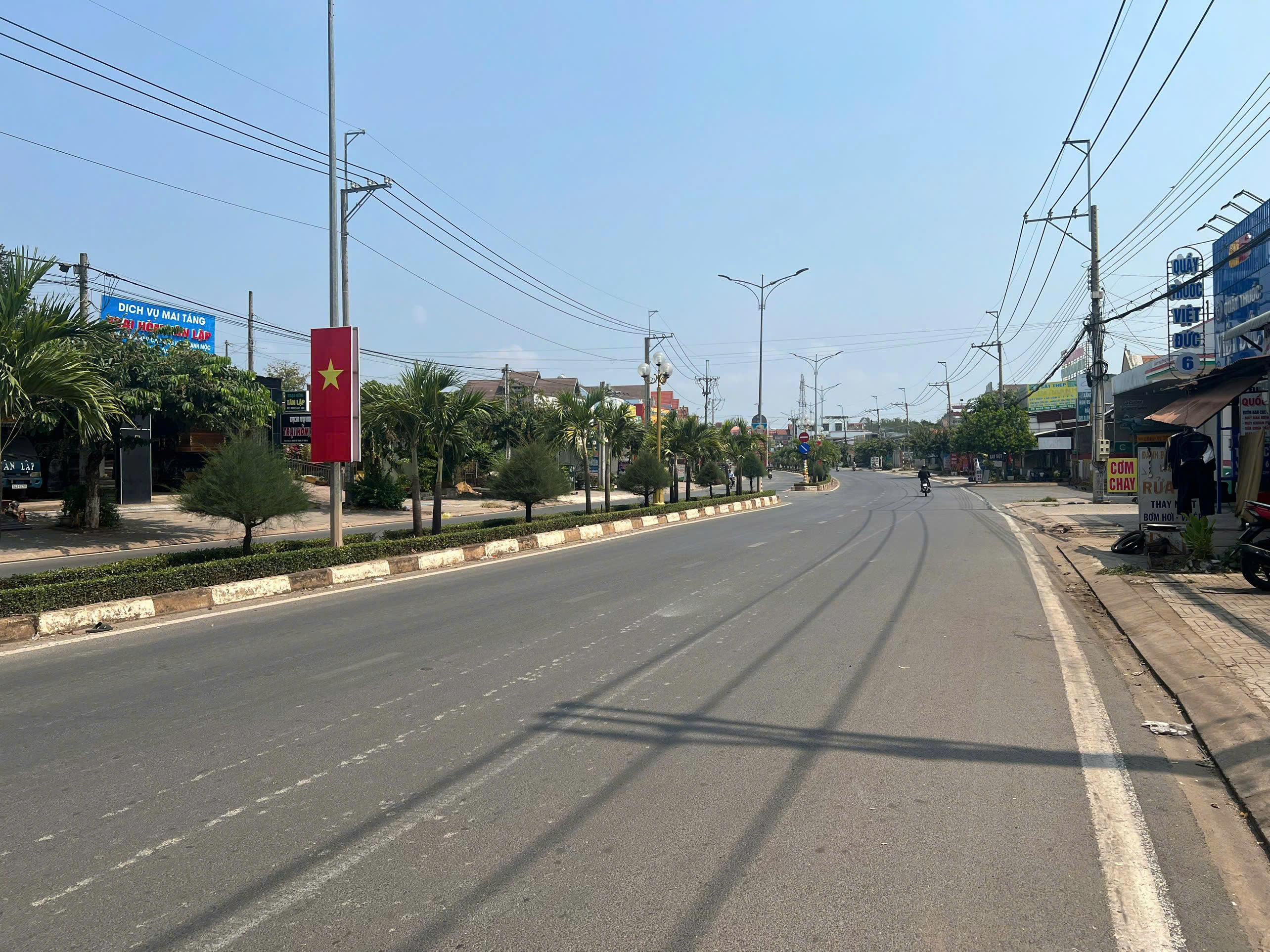 MỘT BƯỚC ĐẾN PHỐ THỊ - VÀI PHÚT CHẠM THIÊN NHIÊN 6