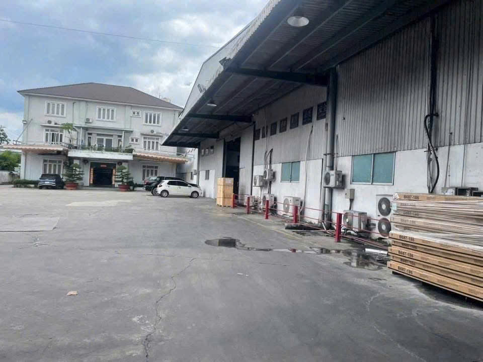 Cho thuê Kho - Nhà xưởng Thủ Dầu Một, Bình Dương, Diện tích 1800m², Giá Thương lượng 2