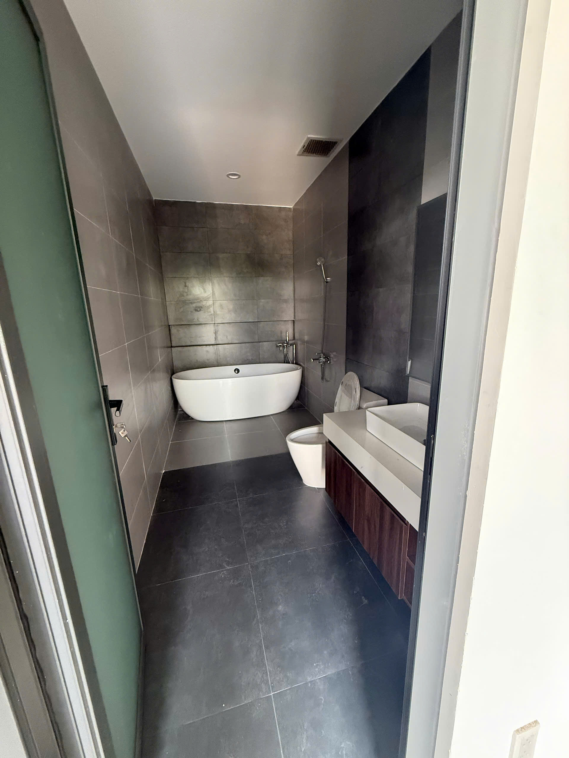 Cho thuê Nhà mặt tiền Phường Phú Hữu, Quận 9, Diện tích 102m², Giá 30 Triệu/tháng 13