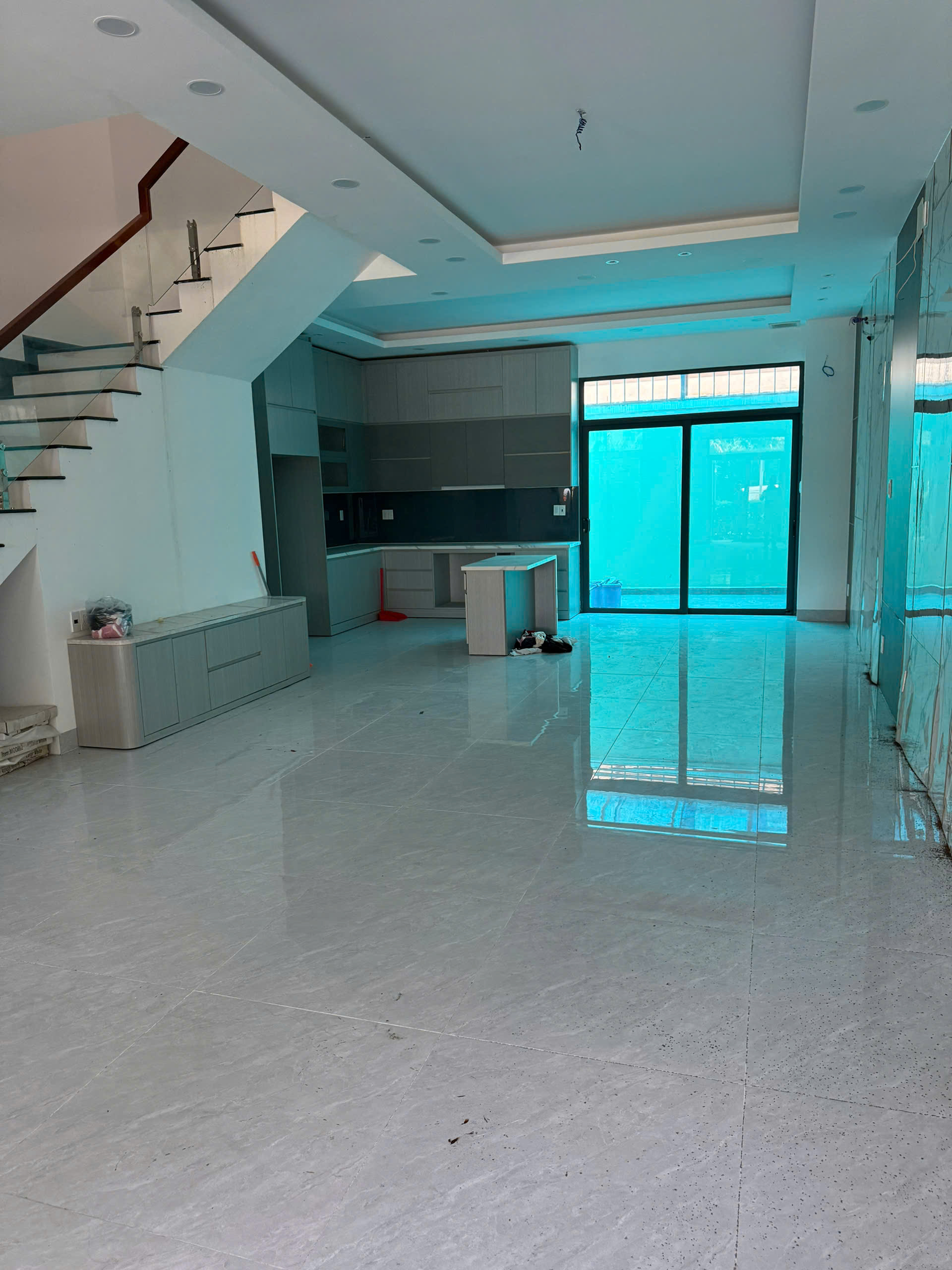 Cho thuê Nhà mặt tiền Phường Phú Hữu, Quận 9, Diện tích 102m², Giá 30 Triệu/tháng