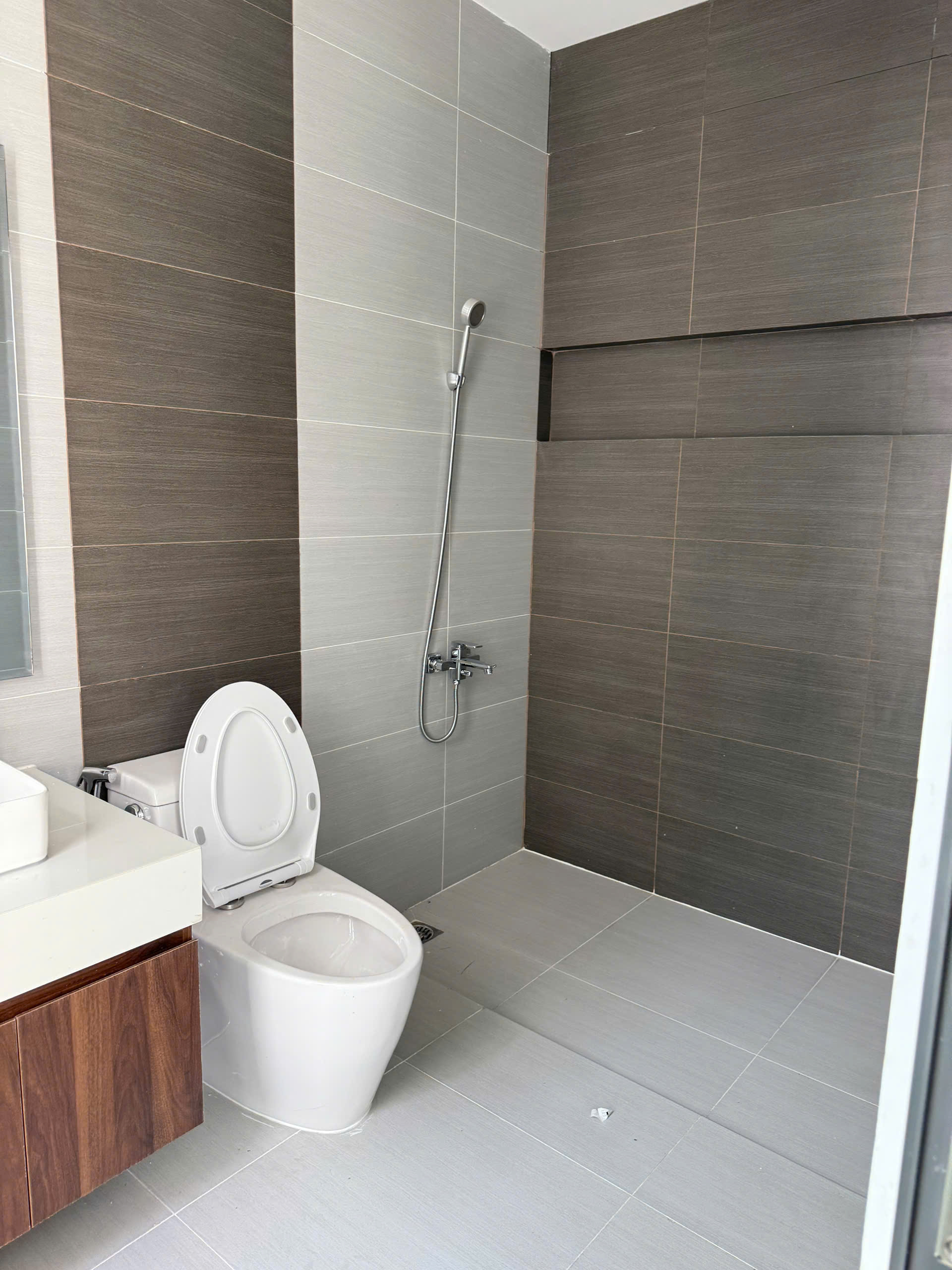 Cho thuê Nhà mặt tiền Phường Phú Hữu, Quận 9, Diện tích 102m², Giá 30 Triệu/tháng 9