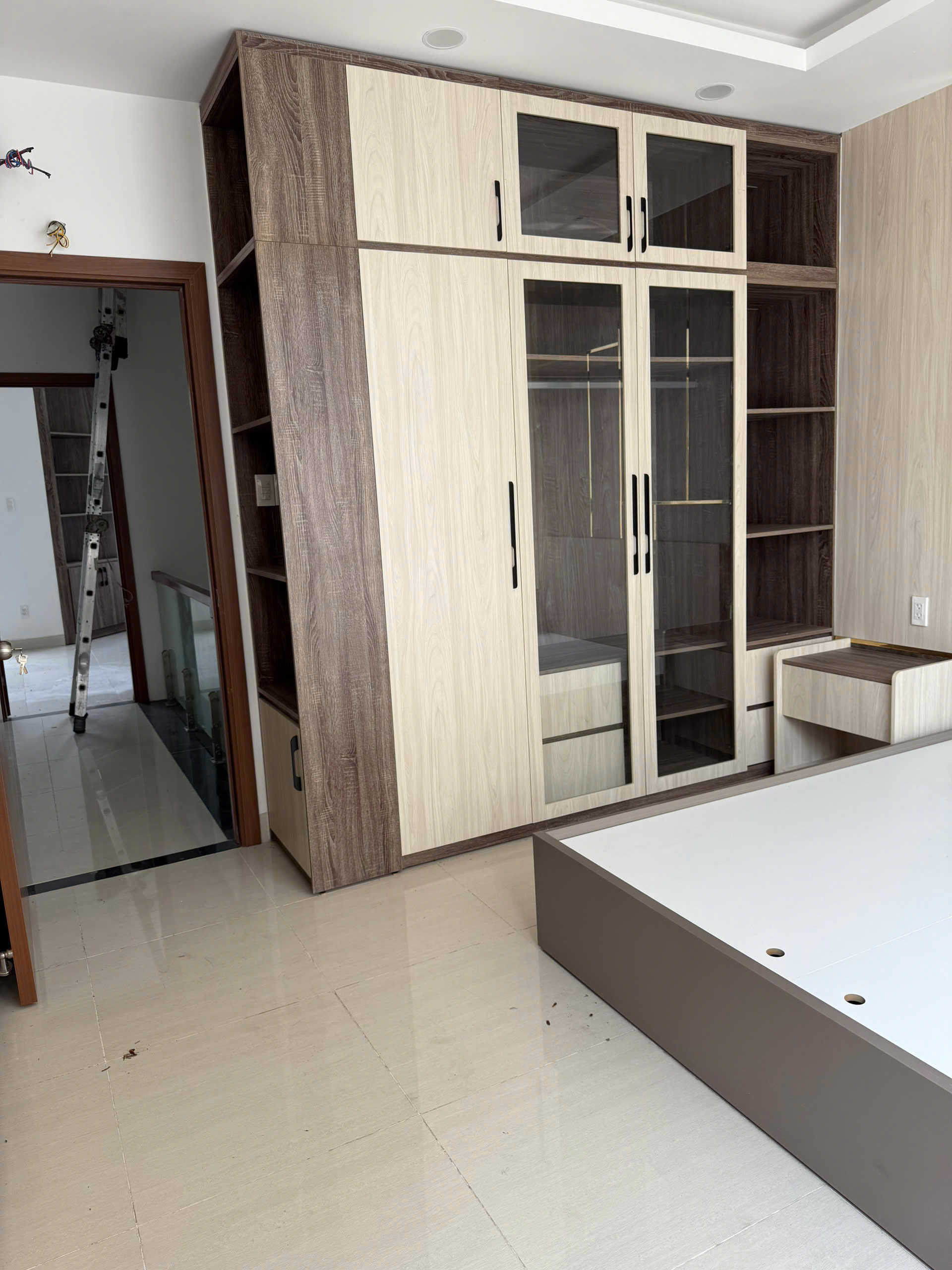 Cho thuê Nhà mặt tiền Phường Phú Hữu, Quận 9, Diện tích 102m², Giá 30 Triệu/tháng 12