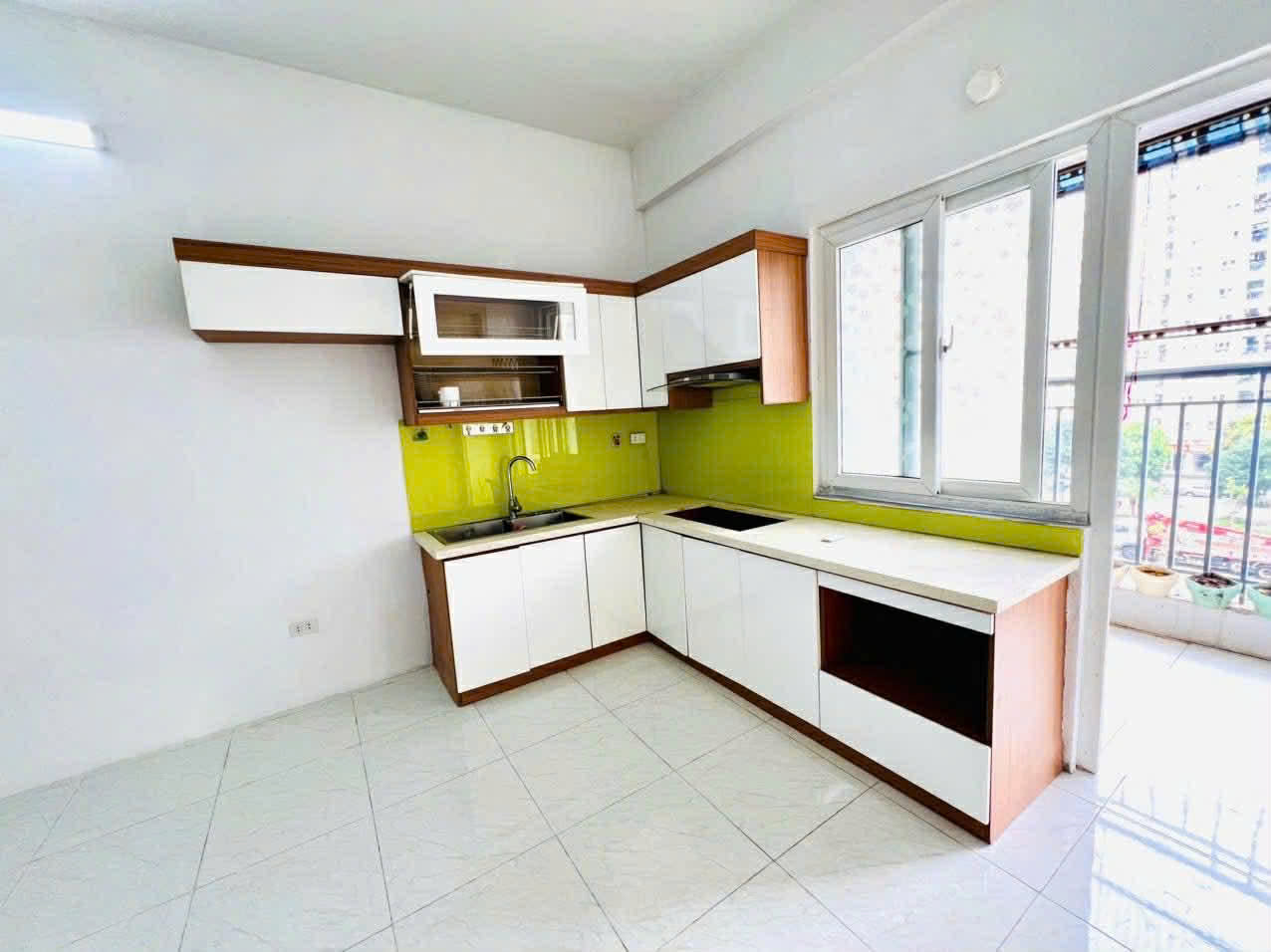 Chủ nhà cần tiền bán gấp căn hộ 2 ngủ 2wc chung cư Thanh Hà