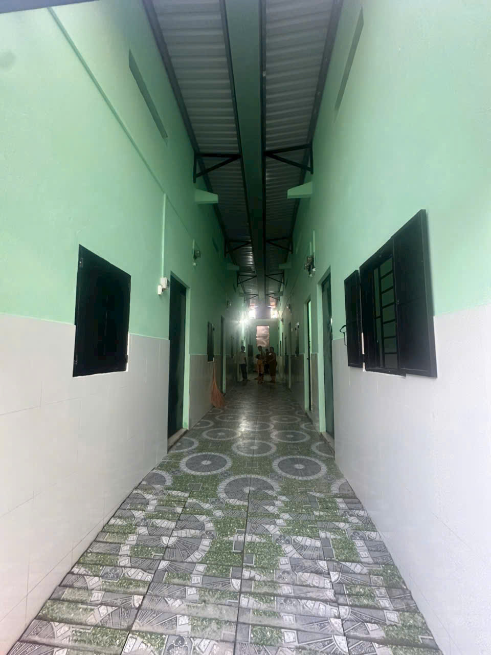 Bán dãy trọ 10 phòng đang cho thu nhập ổn định ở Đức Hòa Hạ, dt 200m2 full thổ giá 2,799 tỷ 2