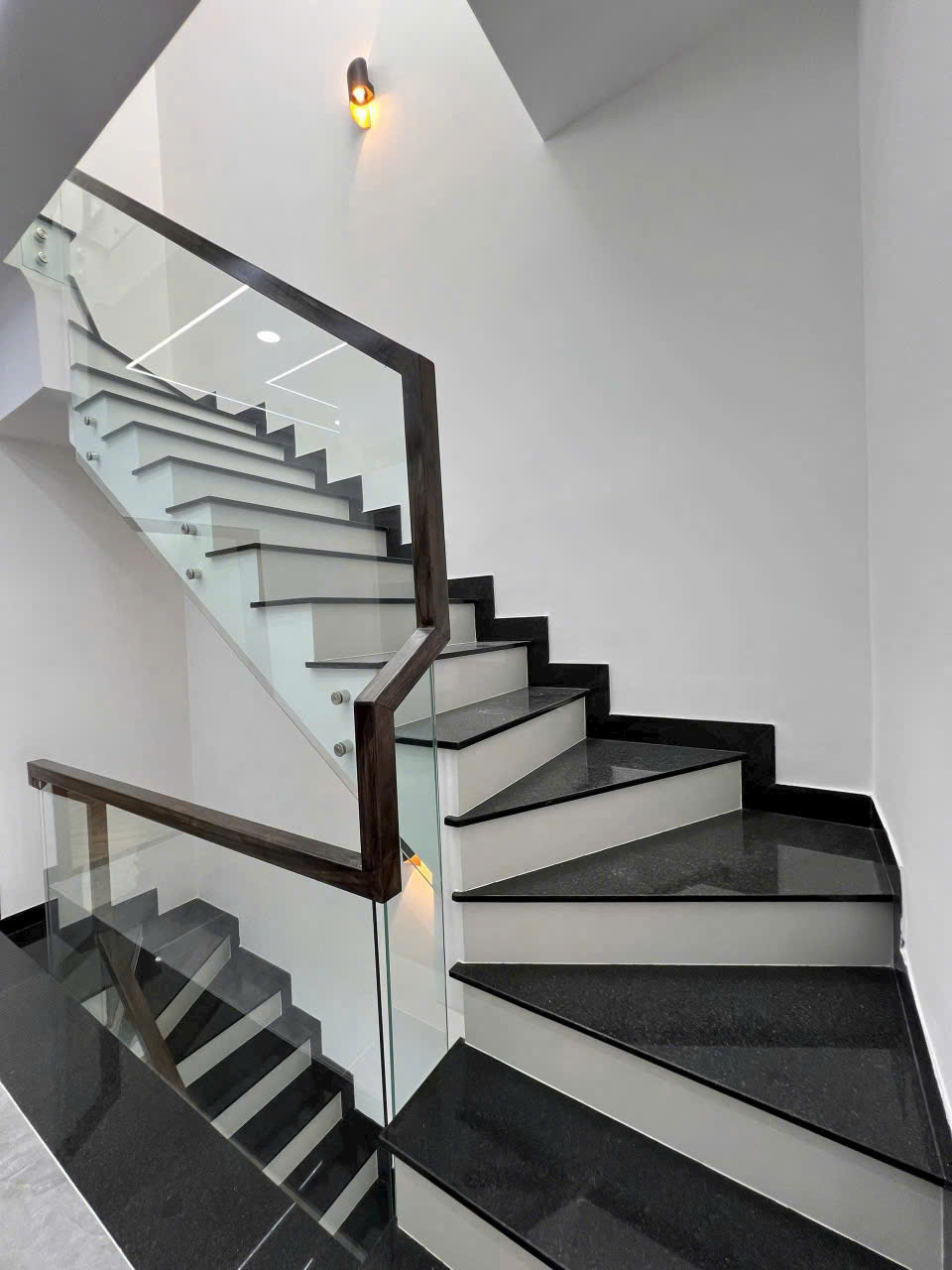 Bán nhà đường D18, KDC Cát Tường Phú Sinh, Đức Lập Hạ dt 65,2m2. 3 lầu, 4pn,4wc giá 3,45 tỷ 8