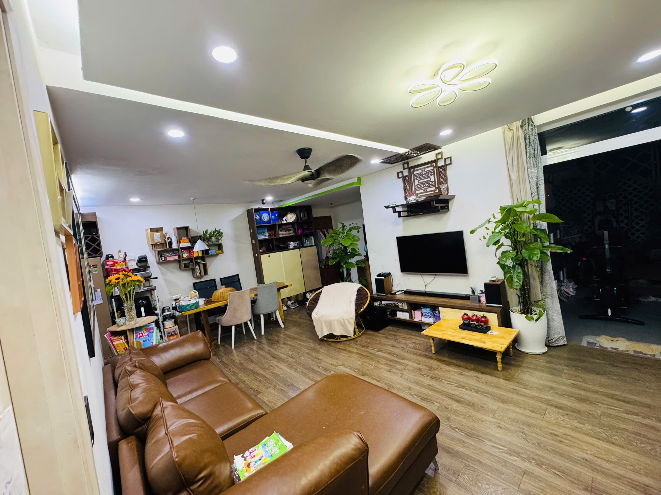 Cần bán Nhà mặt tiền Phường Phước Long B, Quận 9, Diện tích 128m², Giá 06.6 Tỷ 2