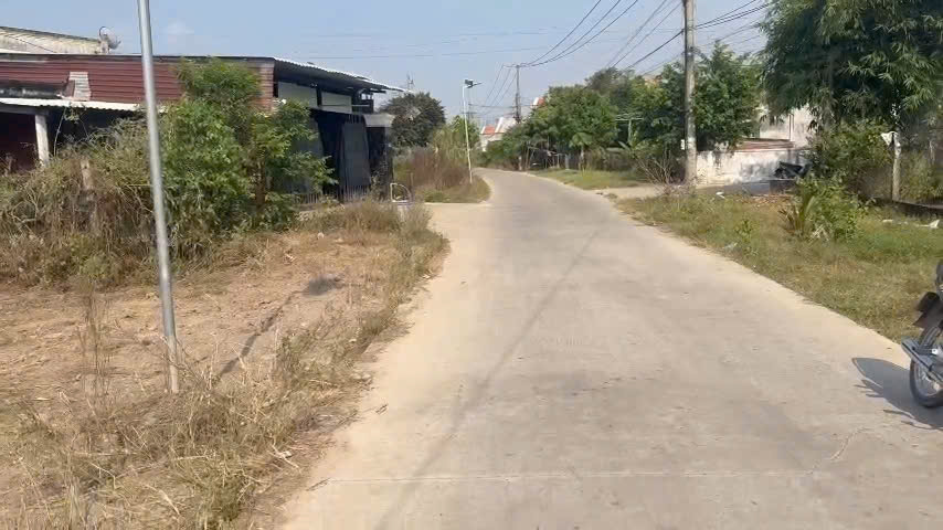 Bán đất thổ cư đường beton 6m Đức Hòa Thượng dt 1260m2 ( 286m2 thổ) giá 6 tỷ 3