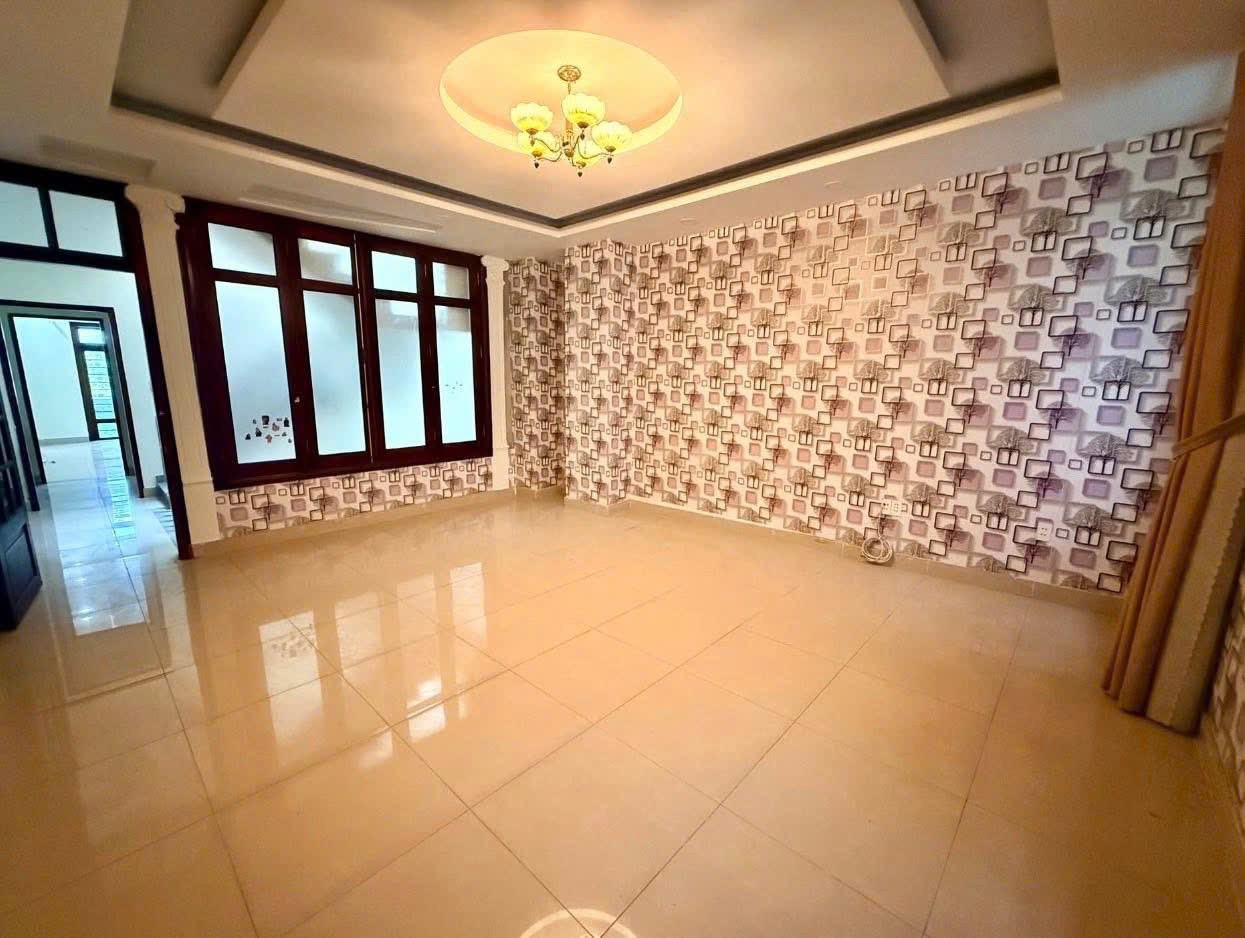 Cần bán Nhà mặt tiền Dĩ An, Bình Dương, Diện tích 92m², Giá 12.5 Tỷ 2