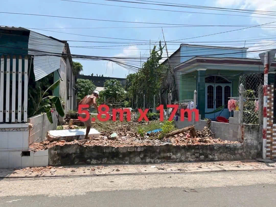 Bán đất mặt tiền đường nhựa 65 , xã Tân Thạnh Đông dt 98,6m2 ( 70m2 thổ ) giá 2,2 tỷ 5