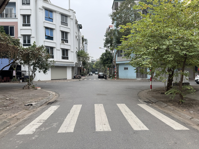 Bán 62m2 Đất TĐC Giang Biên: Đối Diện Vườn Hoa, View Thoáng Trọn Đời - Mặt Tiền Rộng - Đường 3 Ô Tô 2