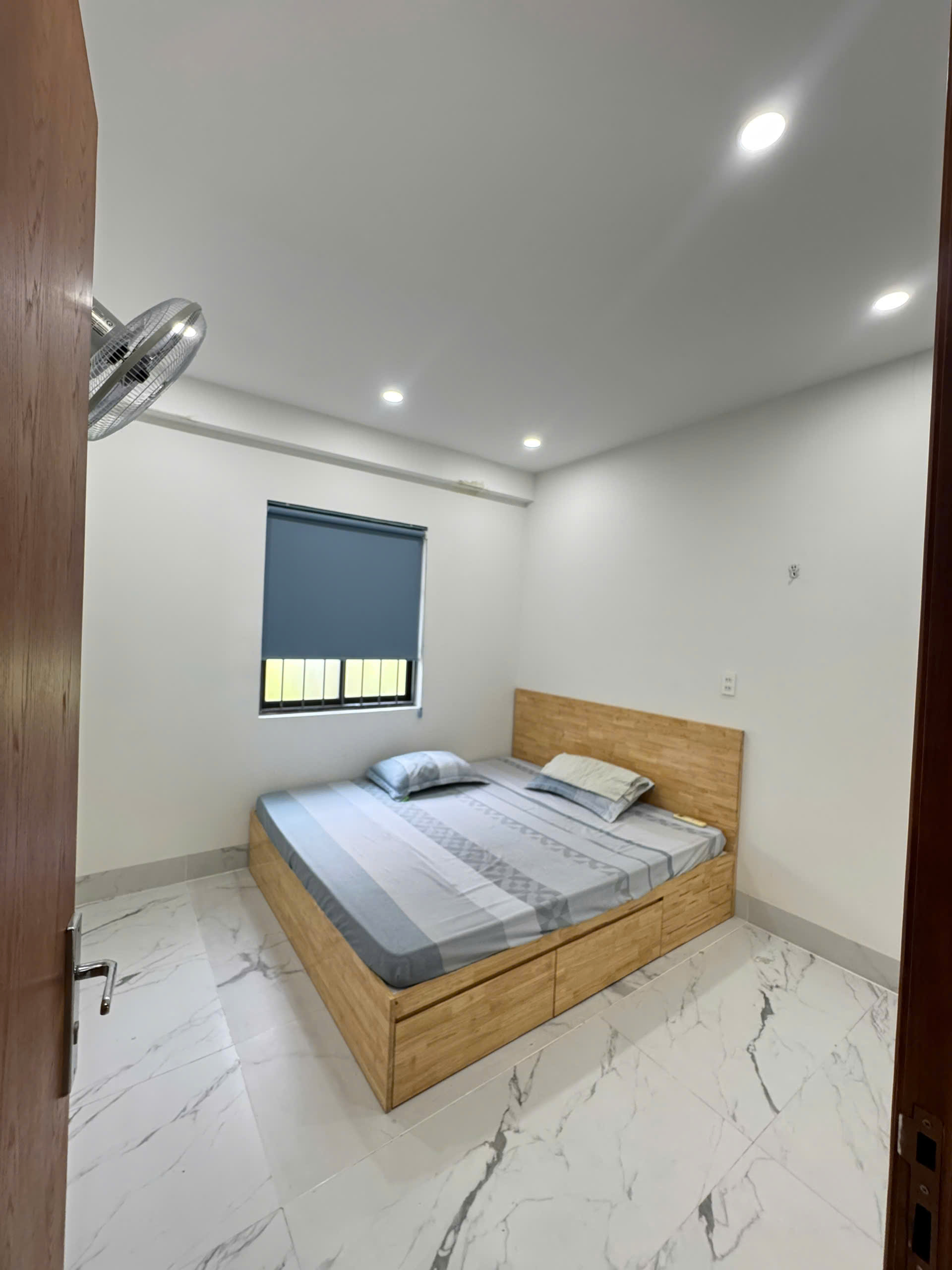 Cho thuê Nhà mặt tiền Quận 9, Hồ Chí Minh, Diện tích 169m², Giá Thương lượng 10