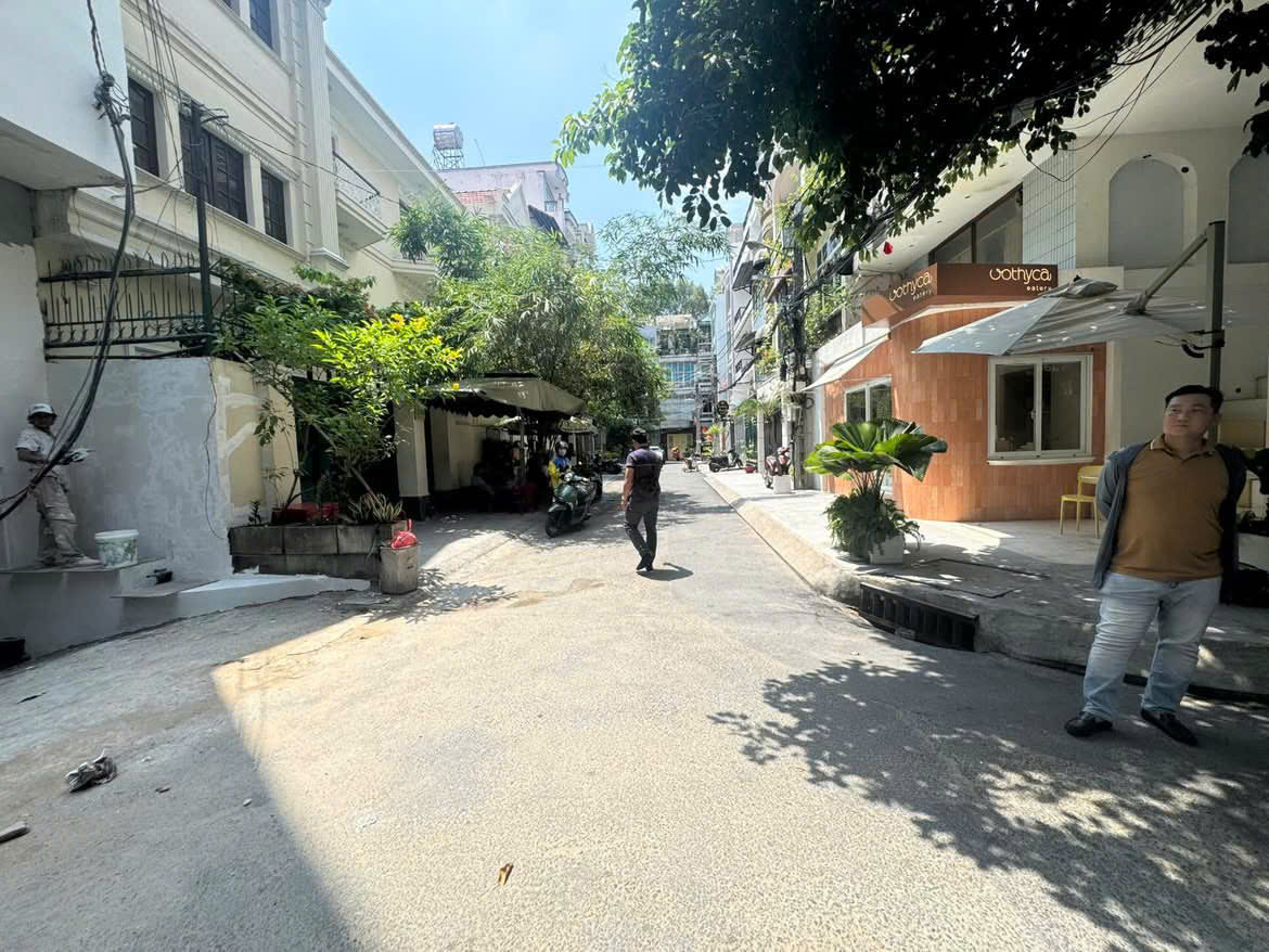 Cho thuê Nhà mặt tiền Quận 10, Hồ Chí Minh, Diện tích 200m², Giá Thương lượng