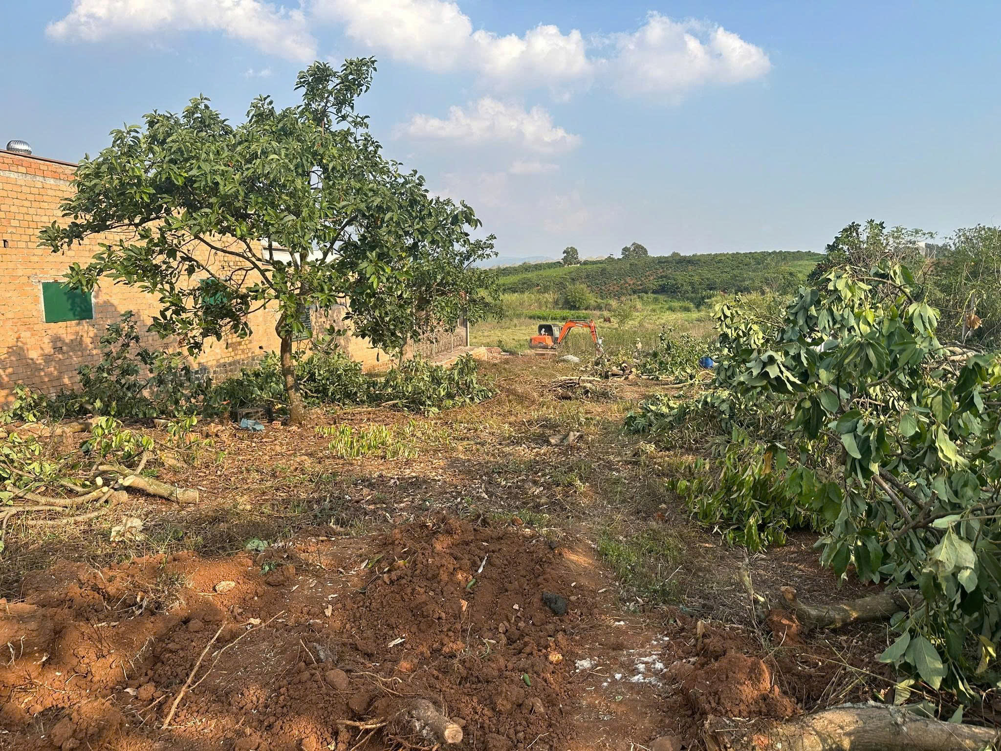 Bán 29,5 x 80m đất mặt tiền quốc lộ 27 giá cực tốt 8,8 tỷ đức trọng 4