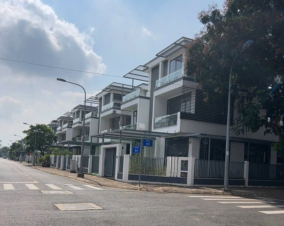 Cần bán Biệt thự Phường Long Trường, Quận 9, Diện tích 155m², Giá 13.5 Tỷ